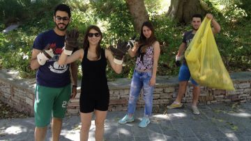 Καθάρισαν το συγκοινωνιακό πάρκο οι μαθητές