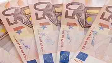 Φυλάκιση έξι μηνών για δύο πλαστά χαρτονομίσματα