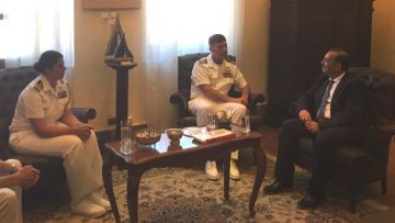 Εθιμοτυπική επίσκεψη στο Δήμαρχο Ρόδου του κυβερνήτη αμερικανικού πολεμικού πλοίου