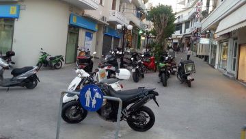 Σε χώρο στάθμευσης μετατρέπονται οι πεζόδρομοι της πόλης μας! 