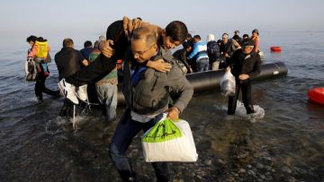 «Τσουνάμι» 40.000 παράνομων  μεταναστών στα νησιά μας