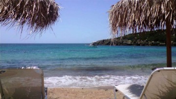 Συνελήφθη 59χρονος ομπρελάς στη Ρόδο για κατάληψη αιγιαλού