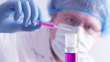 Οι «θεσμοί» παραδίδουν την ελληνική αγορά φαρμάκου σε ξένα εμπορικά συμφέροντα!