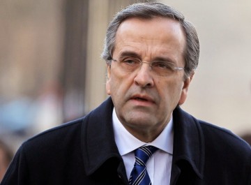 Με επιστροφή στη δραχμή απειλείται η Ελλάδα, τόνισε ο πρόεδρος της Ν.Δ. Αντώνης Σαμαράς σε ομιλία του στην Καστοριά 