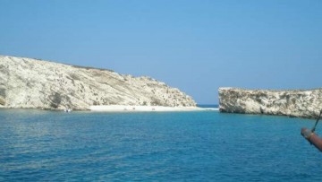 Γωνιά εξωτική - Ασπρονήσια: Τρεις βράχοι «πεταμένοι» στο Αιγαίο