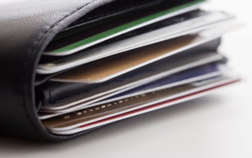 Στα κρατητήρια κατέληξε 34χρονη που έκλεψε πορτοφόλι από Ροδίτη