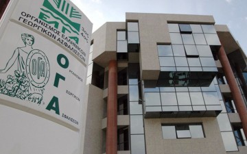 Καταγγέλλει τον υπουργό Υγείας και τη διοίκηση του ΟΓΑ