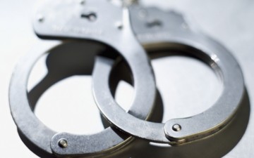 Συνελήφθησαν δύο πλανόδιοι πωλητές για παράνομο εμπόριο