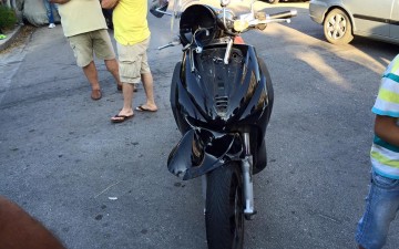 Ανήλικος τσιγγάνος παραβίασε Stop και τραυμάτισε μοτοσικλετιστή