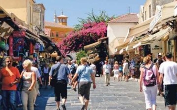 Αγωνία στον τουρισμό: Φόβοι για απώλειες εως 5 δισ. ευρώ!