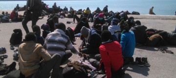 Μαζικές αποβιβάσεις παράτυπων μεταναστών στα νησιά μας