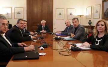 Εξουσιοδότησαν όλοι οι πολιτικοί αρχηγοί πλην ΚΚΕ τον Α. Τσίπρα να διαπραγματευθεί στις Βρυξέλλες