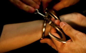 Κάθειρξη έξι ετών σε τσιγγάνες που έκλεβαν χρήματα και κοσμήματα