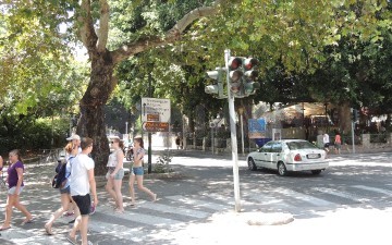 Χωρίς φωτεινούς σηματοδότες θα μείνει αύριο το κέντρο της Ρόδου