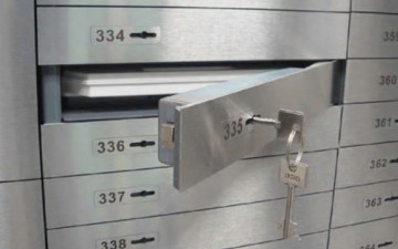 Στα δικαστήρια πάει δικηγόρος την τράπεζα Πειραιώς επειδή δεν της άνοιγε την θυρίδα της