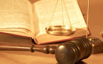 Η χρησιμότητα ή μη του όρου-θεσμού νόμου της αναδρομικής ισχύος πολλών αποφάσεων