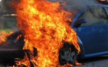 Ρόδος: Φωτιά σε σταθμευμένο όχημα κοντά σε παραλία στο Sunwing