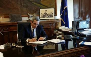 Υπεγράφησαν οι πέντε πρώτες Προγραμματικές Συμβάσεις για την κατασκευή υδατοδρομίων στα Δωδεκάνησα