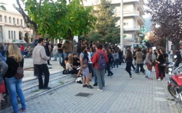Η πολιτική χρεοκοπία