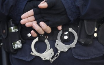 Σύλληψη δύο ατόμων στην Κάρπαθο για παράνομη λειτουργία καταστημάτων