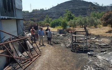 Επίσκεψη του δημάρχου Ρόδου σε πυρόπληκτες περιοχές του νησιού