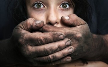 Ρόδος: Συνελήφθησαν δύο άτομα για τον βιασμό 35χρονης
