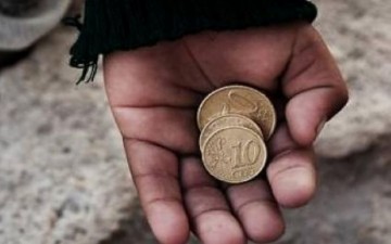 Ρόδος: Συνελήφθη τσιγγάνα που έβαζε το παιδί της να ζητιανεύει