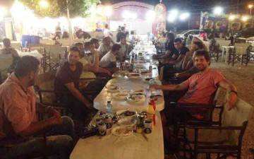 Οικογενειακό τραπέζι στους Αγίους Θεοδώρους