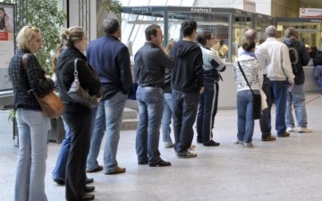 Κατασχέσεις μισθών και καταθέσεων για χρέη στα ασφαλιστικά ταμεία