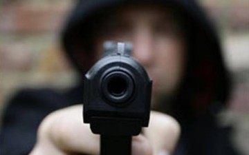 Ρόδος: Συνελήφθησαν δύο 22χρονοι που απείλησαν με ψεύτικο πιστόλι νεαρούς