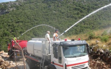 Αγορά υδροφόρας στην Κάρπαθο