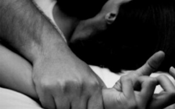 Ρόδος: Στη φυλακή μάνα θεία και παππούς για τον βιασμό της ανήλικης κόρης