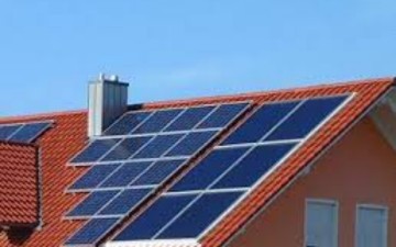 Αξιέπαινη η δωρεά φωτοβολταϊκών από την Greenpeace