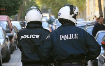 Ροδίτης κατηγορείται για απόπειρα ανθρωποκτονίας αστυνομικών