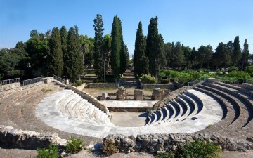 Καταυλισμός προσφύγων στο Ρωμαϊκό Ωδείο Κω!