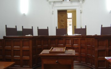Στο εδώλιο 62χρονος με την  κατηγορία αποπλάνησης παιδιού