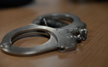 Συνελήφθη μητέρα ανήλικου που διέπραξε κλοπή, για παραμέληση εποπτείας