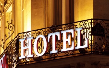 Τα ηλεκτροδοτούμενα κλειστά ξενοδοχεία πληρώνουν δημοτικά τέλη