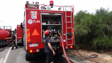 Κινητοποίηση της Πυροσβεστικής για φωτιά σε καλαμιές κοντά στην Κρεμαστή