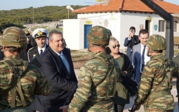 Στα μικρονήσια ο υπουργός Άμυνας