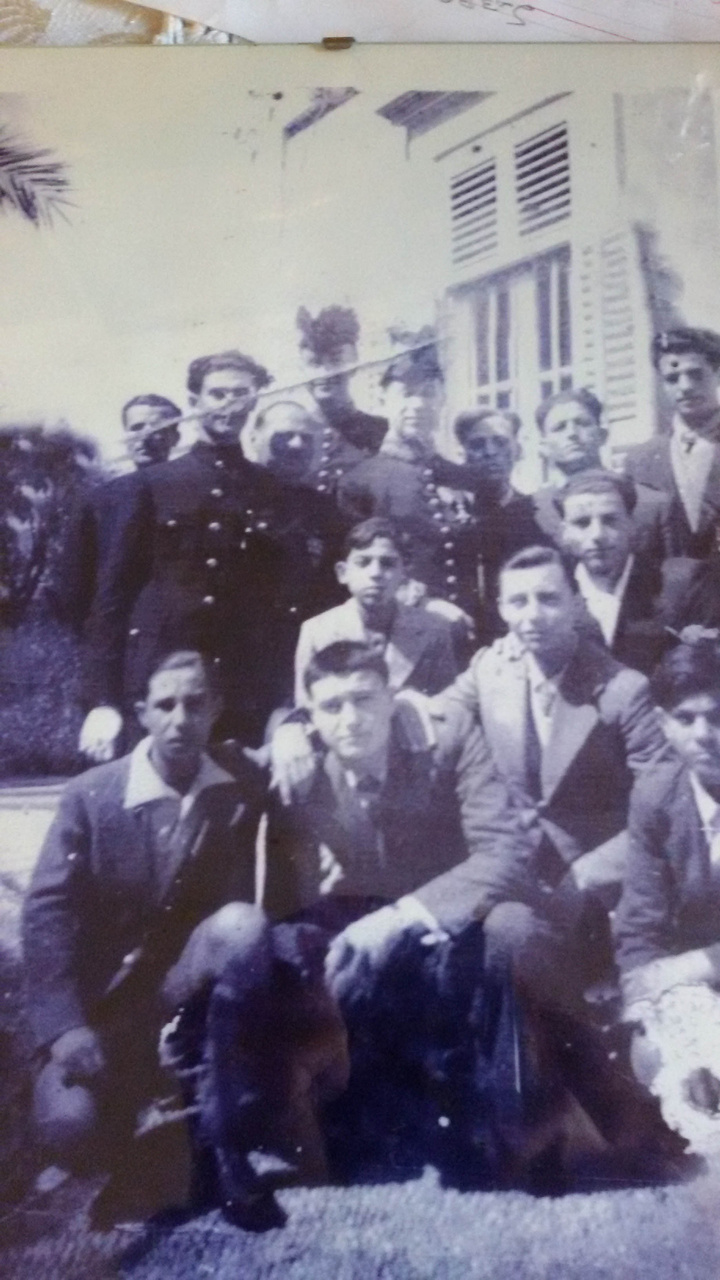 Με τη νεολαία της Ρόδου λίγο καιρό πριν την κράτηση