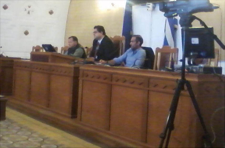 Ο προεδρεύων αντιπ/ρχης Χ. Κόκκινος μαζί με τον π.σ. Χρ. Ευστρατίου και τον πρ/μενο πολιτικής προστασίας Ν. Χατζηγεωργίου Ο προεδρεύων αντιπ/ρχης Χ. Κόκκινος μαζί με τον π.σ. Χρ. Ευστρατίου και τον πρ/μενο πολιτικής προστασίας Ν. Χατζηγεωργίου