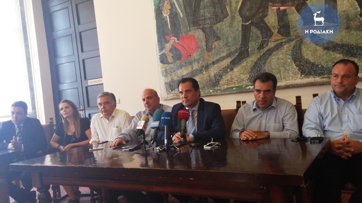 Ο κ. Γεωργιάδης κατά την επίσκεψή του στη Ρόδο τον Σεπτέμβριο...