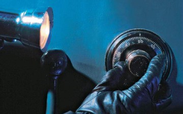«Επίθεση» διαρρηκτών σε πολυκατοικία στο Καρακόνερο