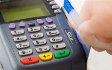 Τις επόμενες ημέρες η ρύθμιση για το αφορολόγητο με πλαστικό χρήμα