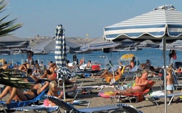 Κάθειρξη 48 ετών γιατί... έκλεβαν τσάντες από λουόμενος στη Ρόδο