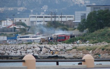 Καταγγελία ιδιοκτητών φορτηγών για επιθέσεις με πέτρες  
