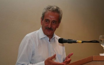 Να... "αφιππεύσει την κάλαμον" ζητά ο Χατζής Χατζηευθυμίου από τον Φώτη Χατζηδιάκο