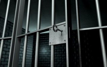 «Χειροπέδες» σε 58χρονο που καταδικάστηκε σε φυλάκιση για φθορά ξένης περιουσίας