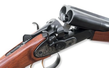 Με κυνηγετικά όπλα, μαχαίρι και... σπρέι πιπεριού συνελήφθησαν δύο άτομα στη Ρόδο